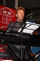 Paul Gray [Wa Wa Nee]