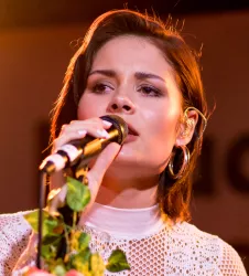 Nina Nesbitt