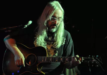 J Mascis